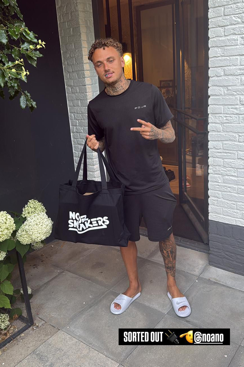 NoorSneakers_0005_WhatsApp Image 2025-09-25 at 16.09.04 (1)